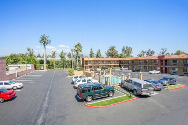 Hotel Seville - Ontario Airport/Chino image 1