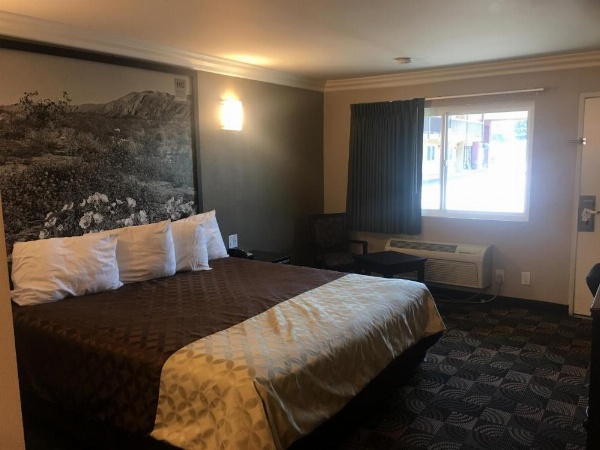 Hotel Seville - Ontario Airport/Chino image 20